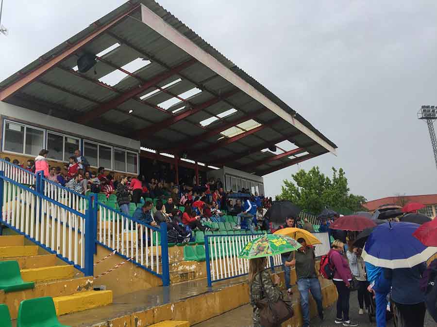 FOTO DENUNCIA: Mala imagen de Guadix ante de sus instalaciones deportivas