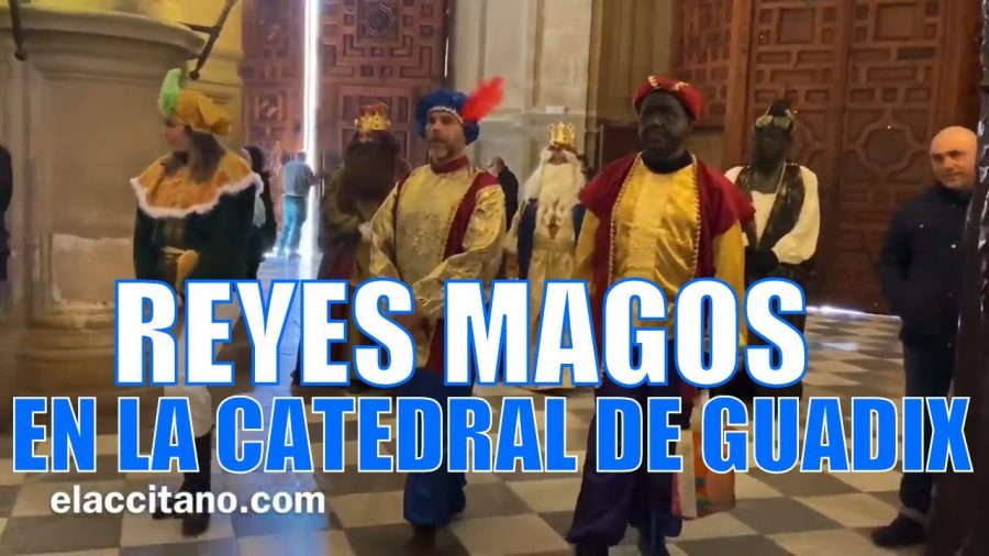 Los Reyes magos adoran al niño Jesús en la Catedral de Guadix