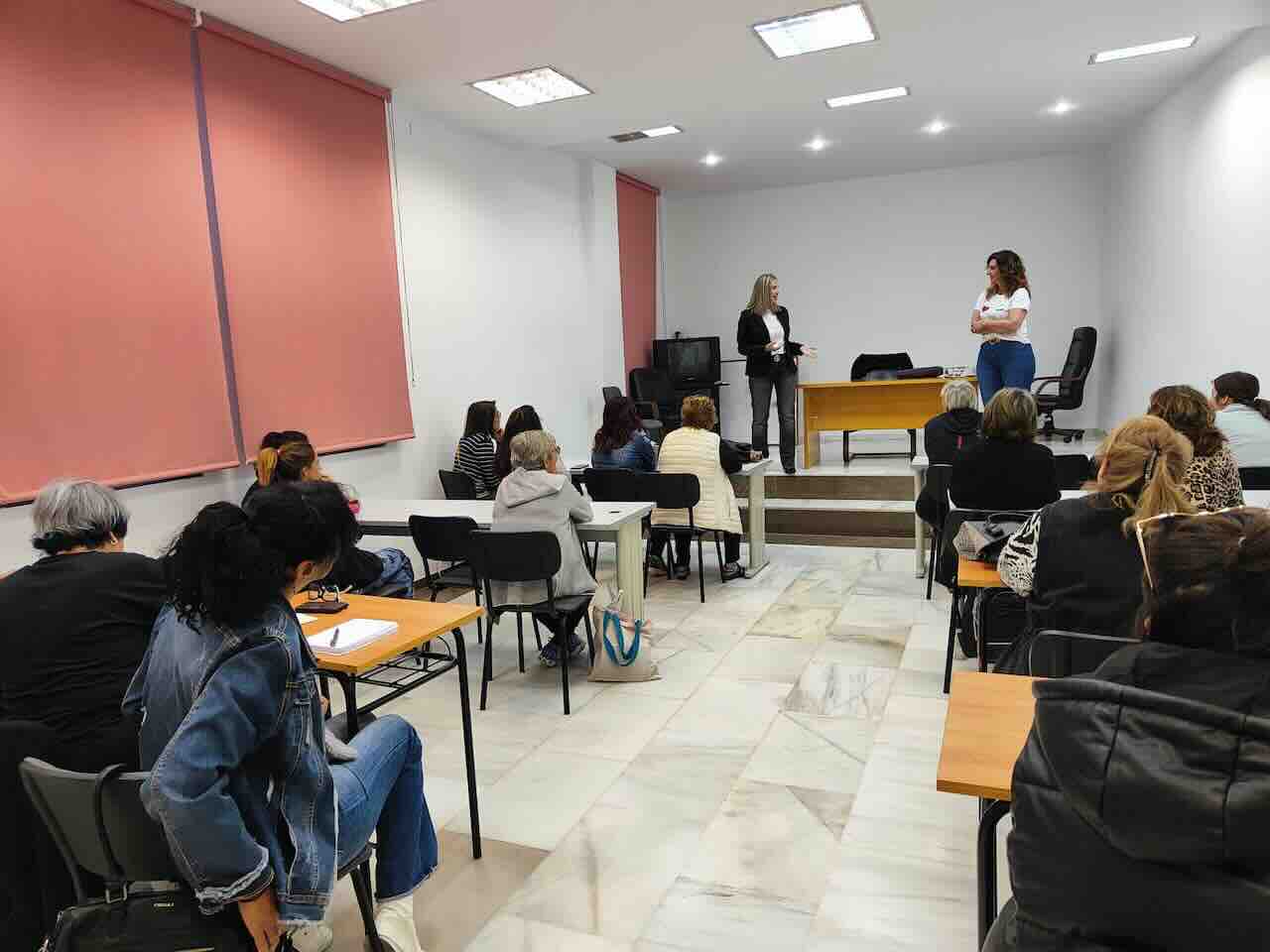 Taller de asertividad en Guadix para prevenir la violencia de género en la Biblioteca Municipal